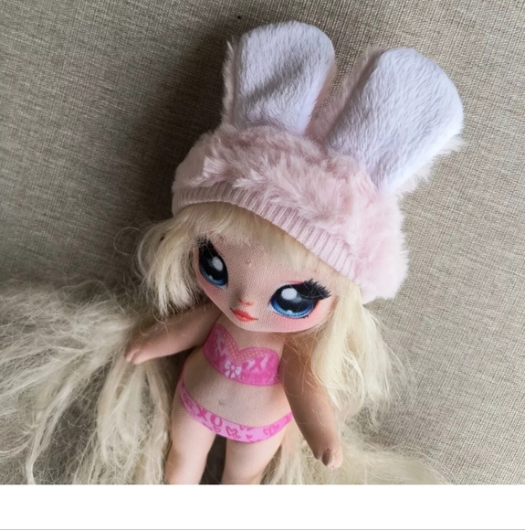 Na Na Na Surprise Doll MGA Entertainment Blonde Hair W/Pink Bunny Hat - Picture 3 of 5